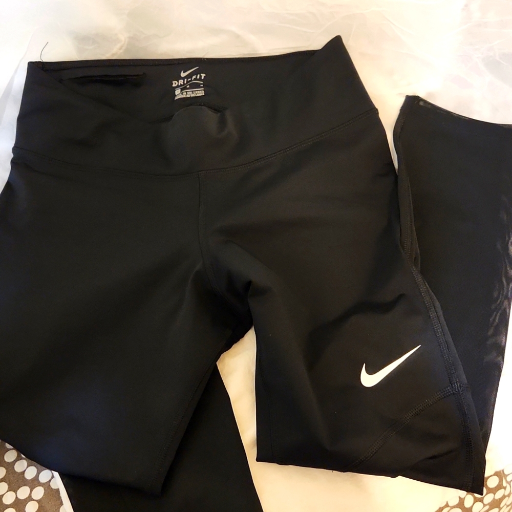 Nike Dri-Fit black crop tights